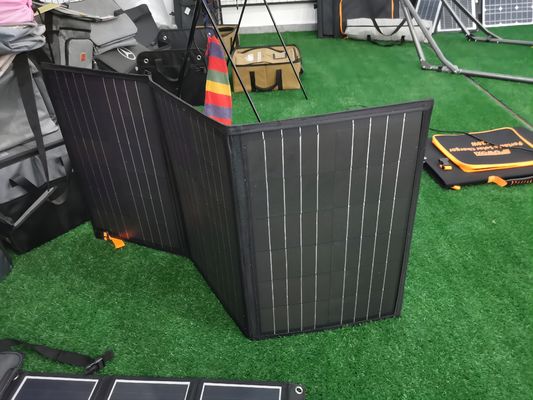 가지고 다닐 수 있는 접힌 태양 전지판 가방은 다결정 규소 200W 300W 400W를 장비를 답니다